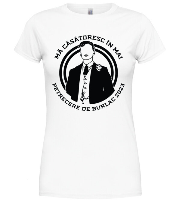  model  pe tricou