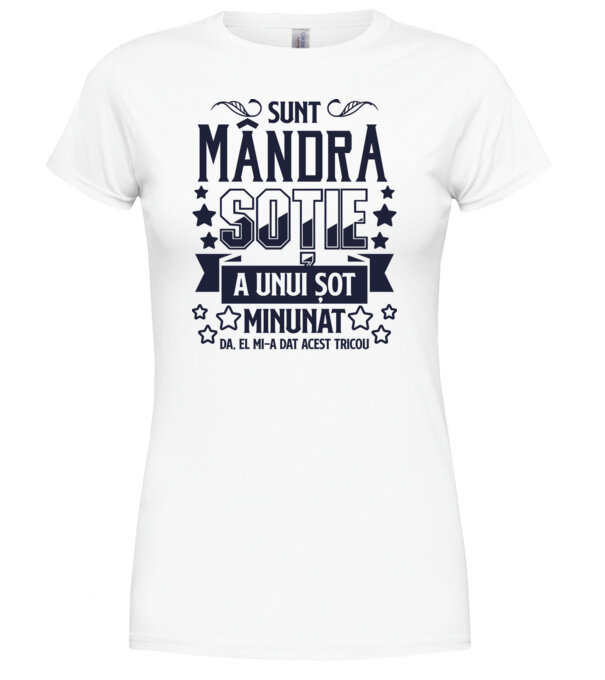  model  pe tricou