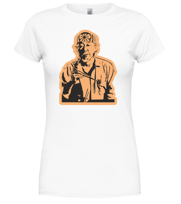  model  pe tricou