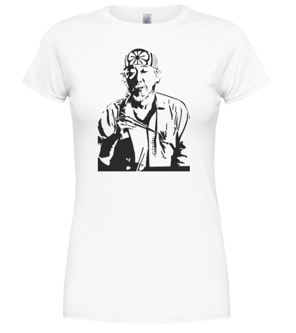 model  pe tricou