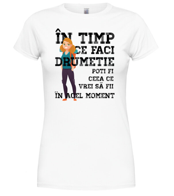  model  pe tricou