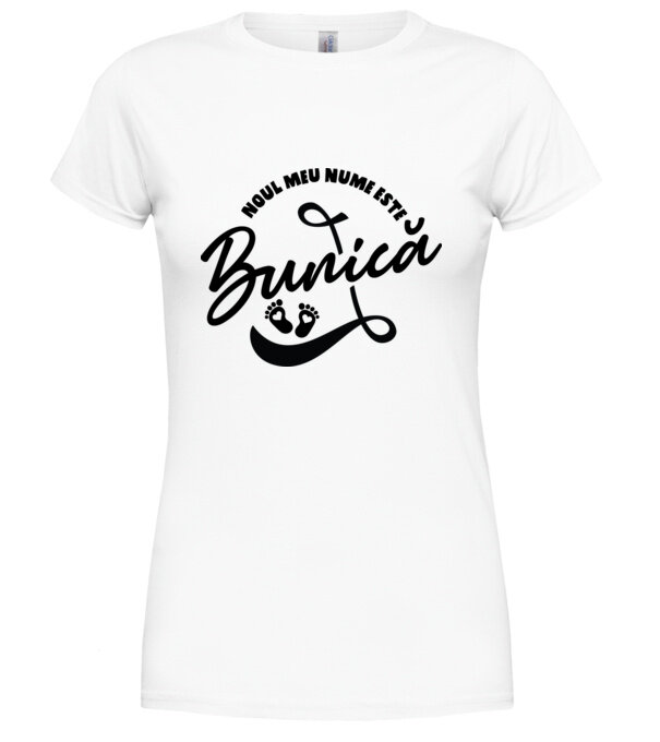  model  pe tricou