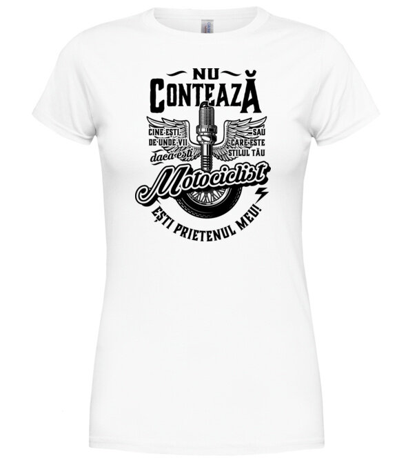  model  pe tricou