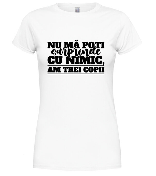  model  pe tricou