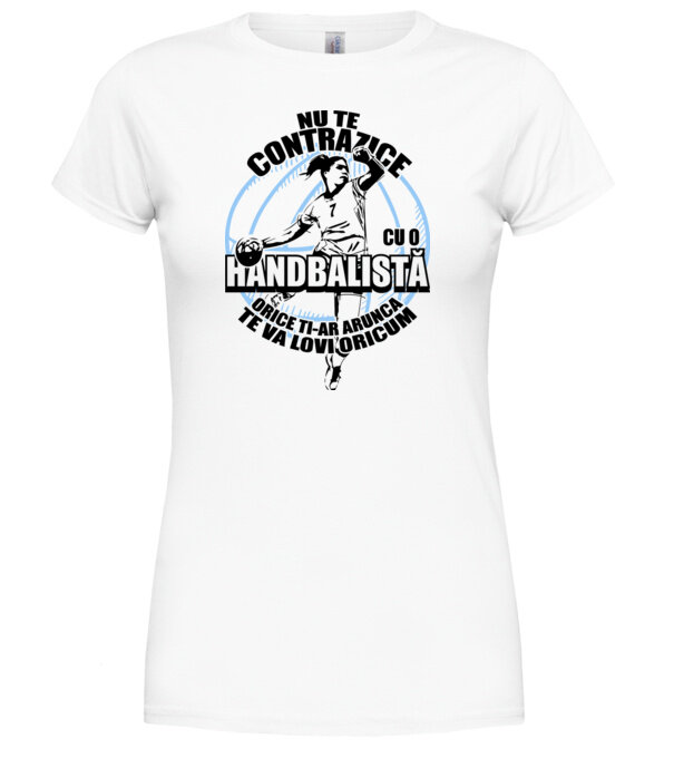  model  pe tricou