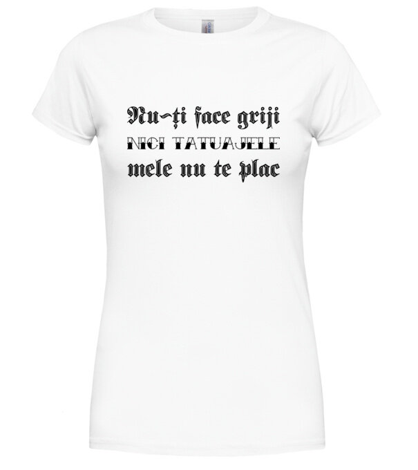  model  pe tricou