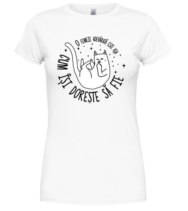  model  pe tricou