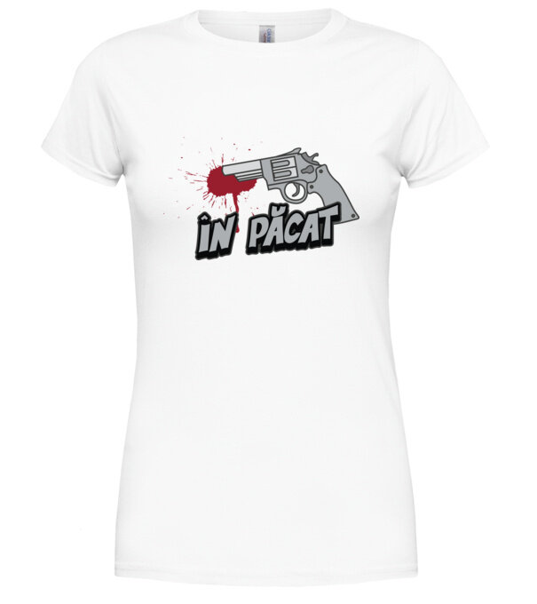  model  pe tricou