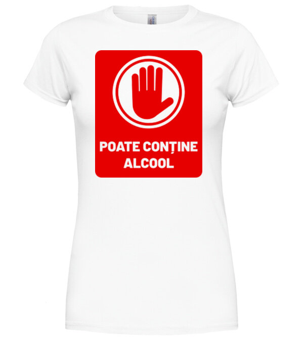  model  pe tricou