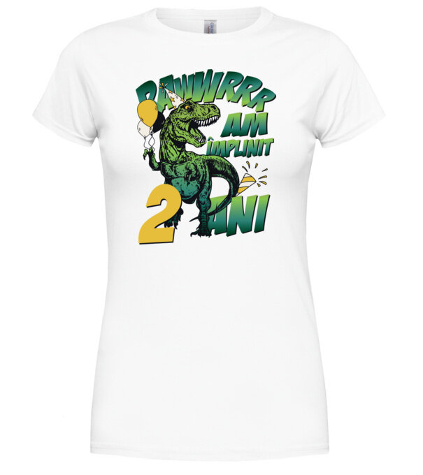  model  pe tricou