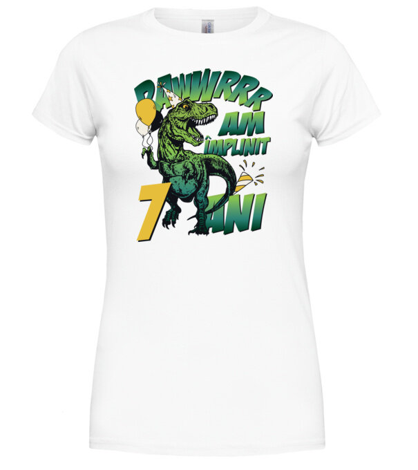  model  pe tricou