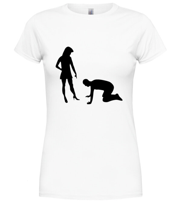  model  pe tricou