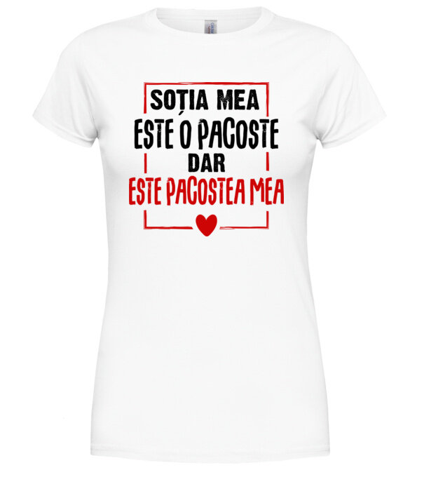  model  pe tricou