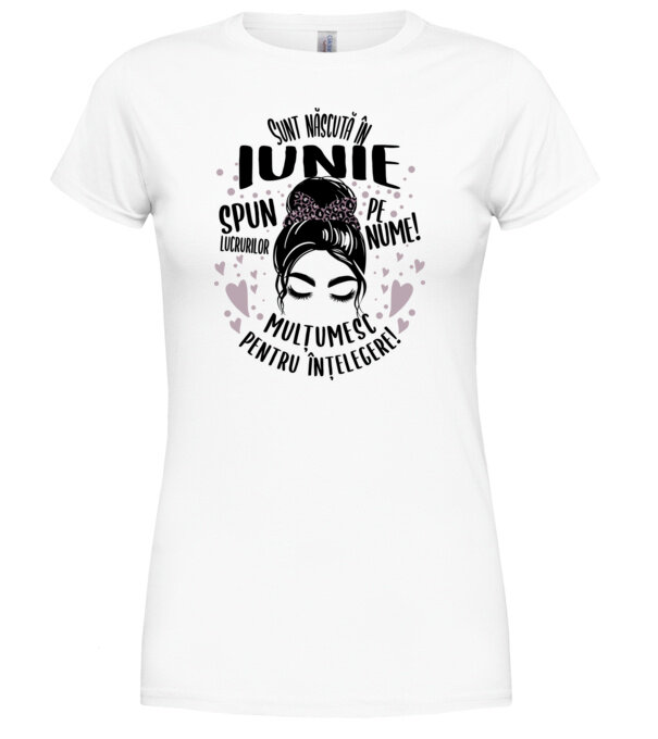  model  pe tricou
