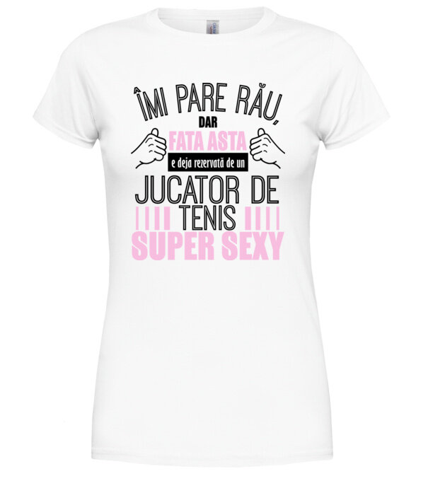  model  pe tricou