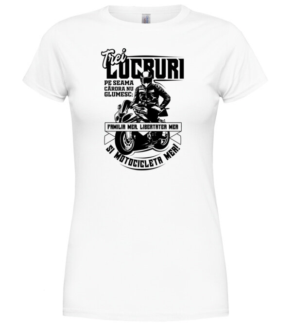  model  pe tricou
