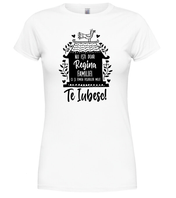  model  pe tricou