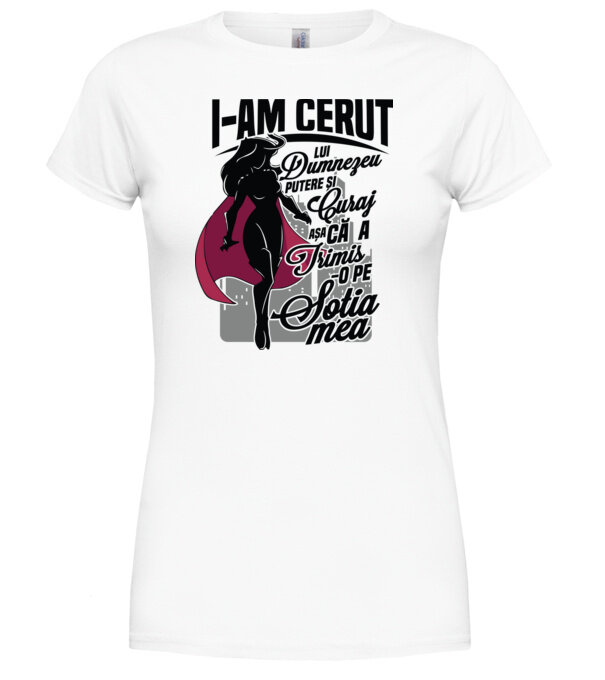  model  pe tricou