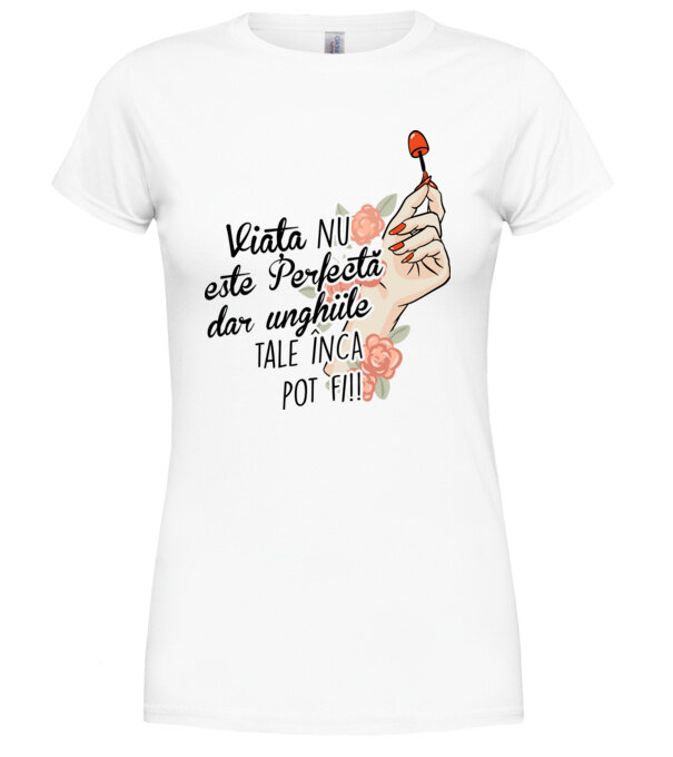  model  pe tricou