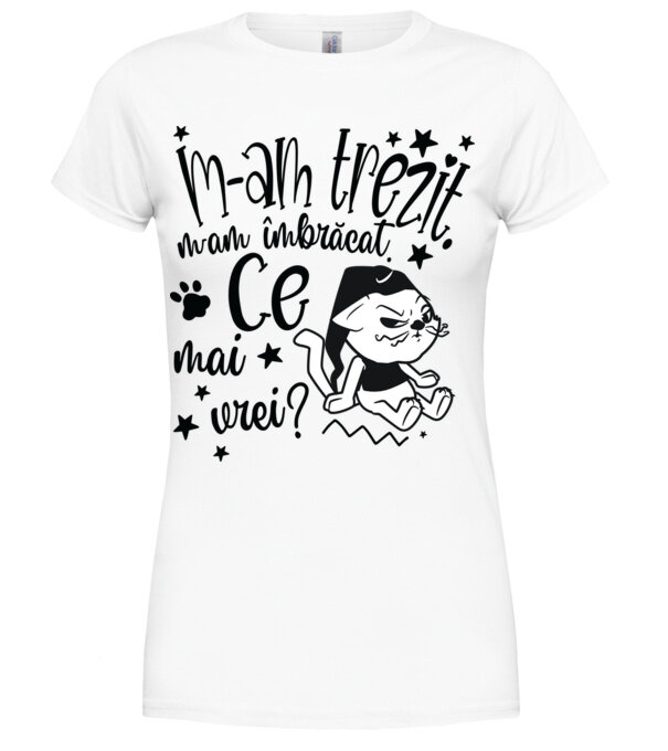  model  pe tricou