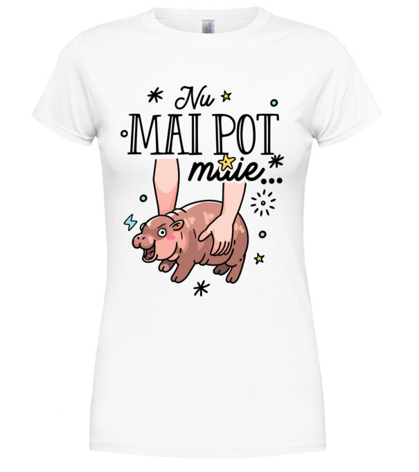  model  pe tricou