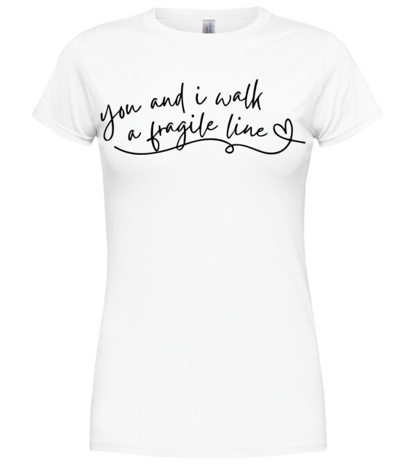  model  pe tricou