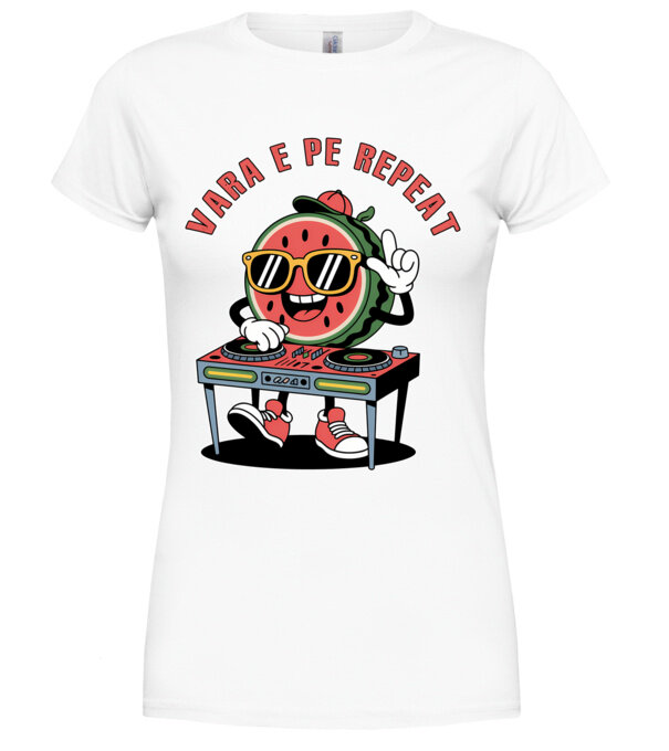  model  pe tricou