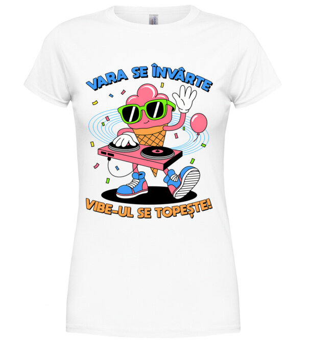  model  pe tricou