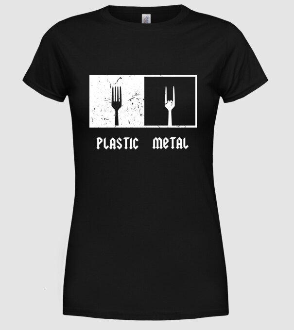 Plastic vs metal model negru pe tricou