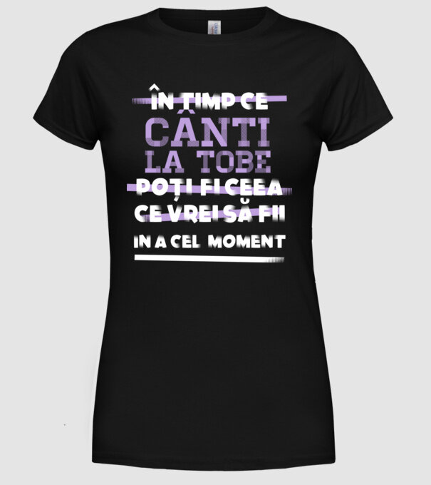 în timp ce cânți la tobe poți fi ceea ce vrei să fii - în acel moment model negru pe tricou
