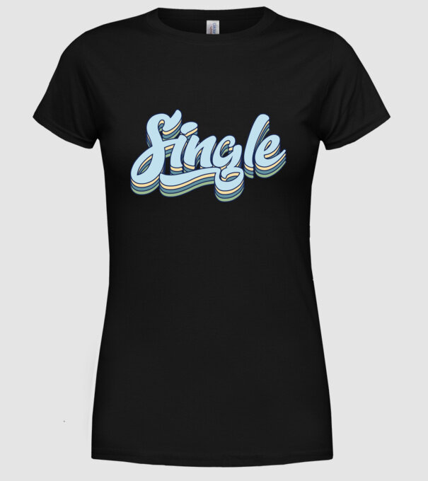 single model negru pe tricou