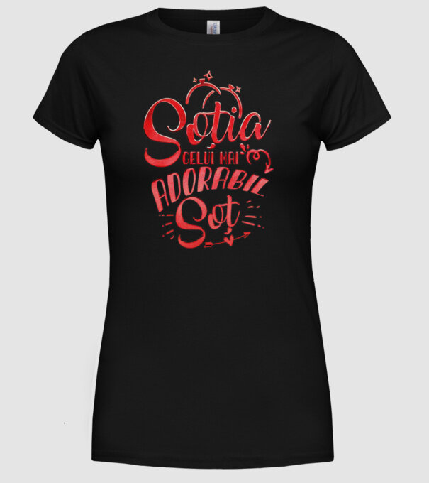 Soția celui mai adorabil soț model negru pe tricou