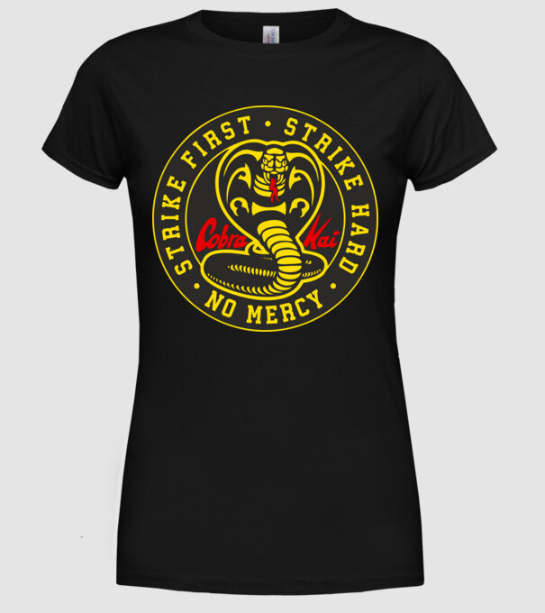Strike first strike hard cobra kai model negru pe tricou