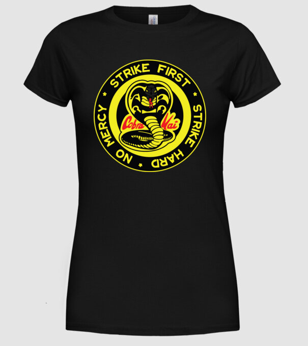 Strike first strike hard logo model negru pe tricou