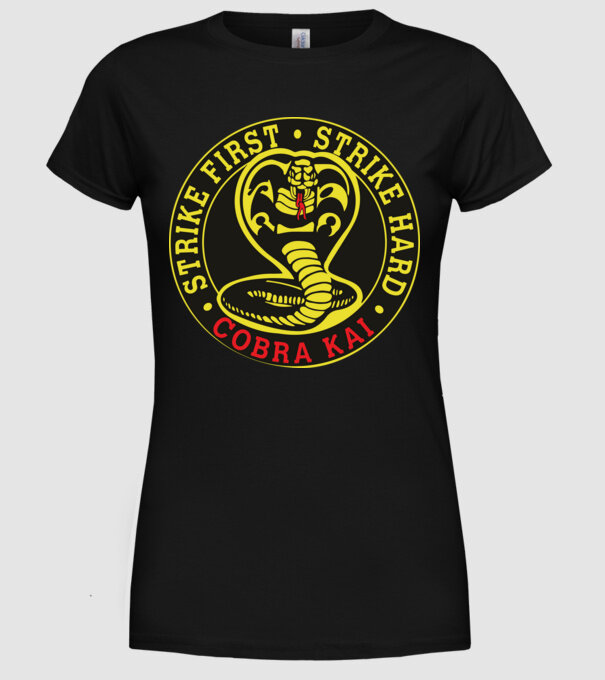 Strike first strike hard logo model negru pe tricou