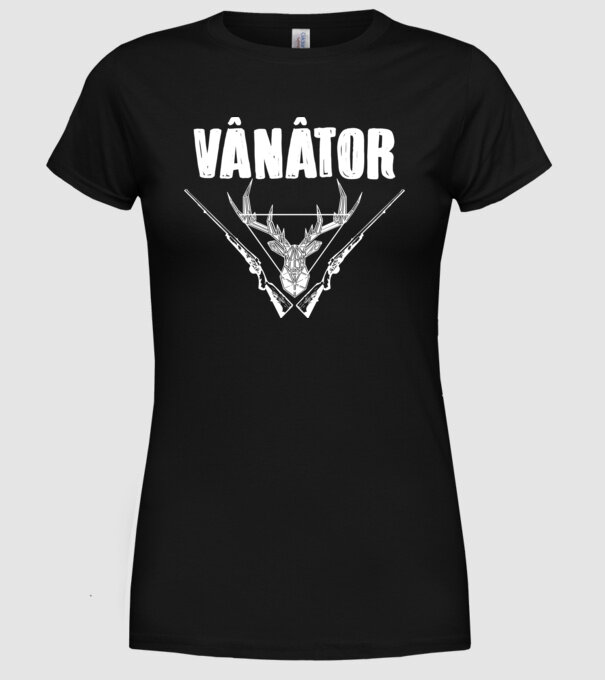 vânător model negru pe tricou