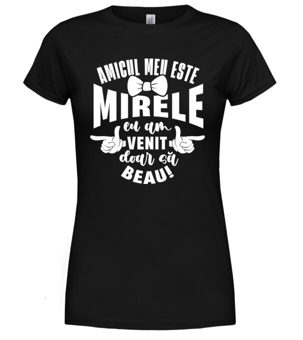  model  pe tricou