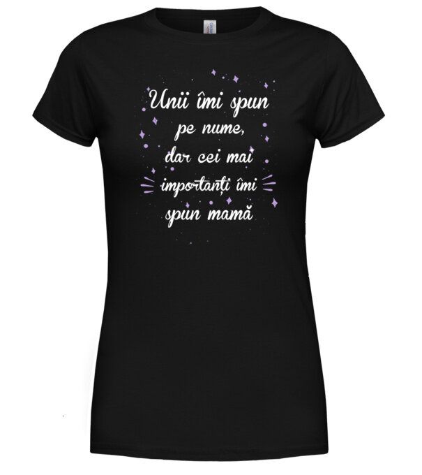  model  pe tricou