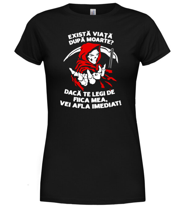  model  pe tricou