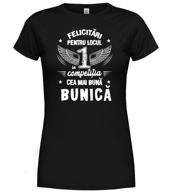  model  pe tricou