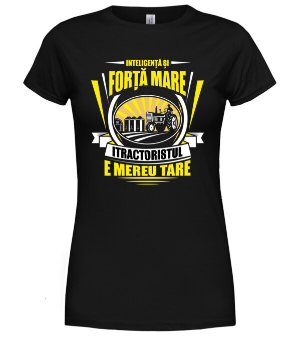  model  pe tricou