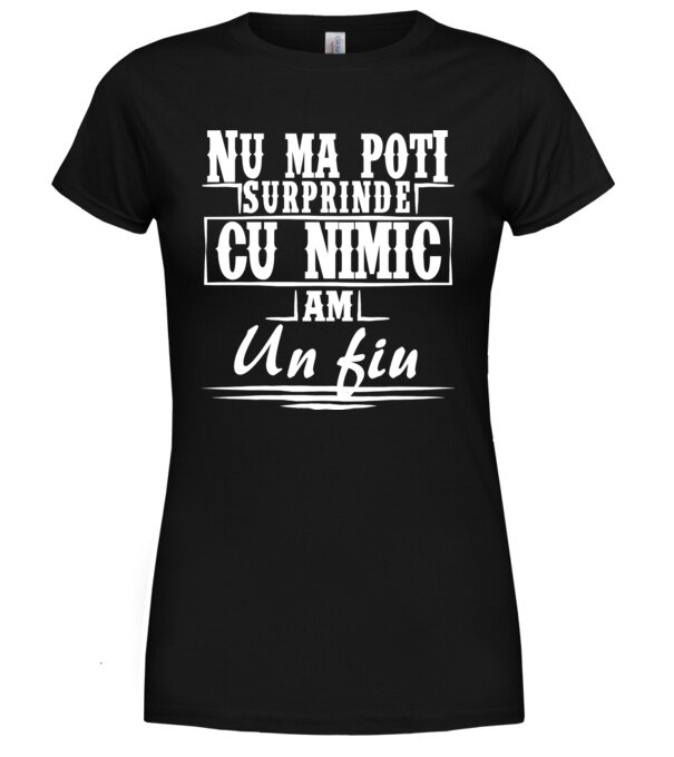 model  pe tricou