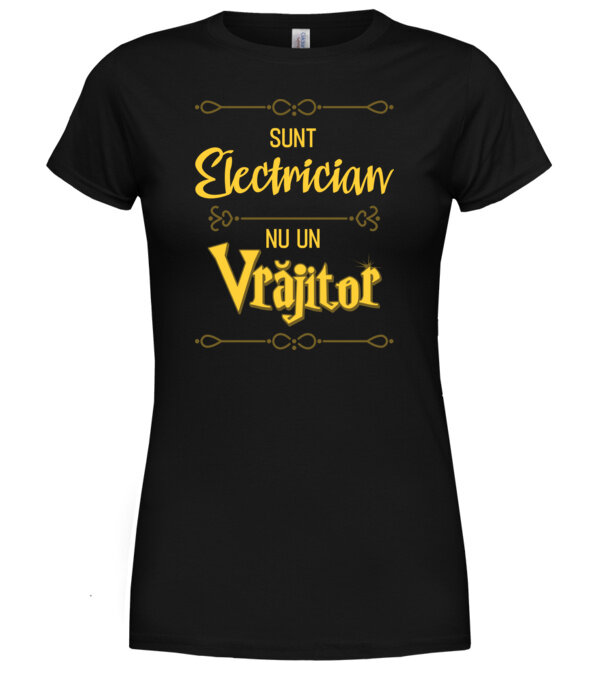  model  pe tricou