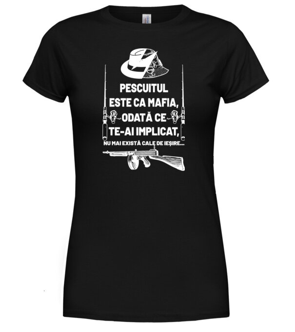  model  pe tricou