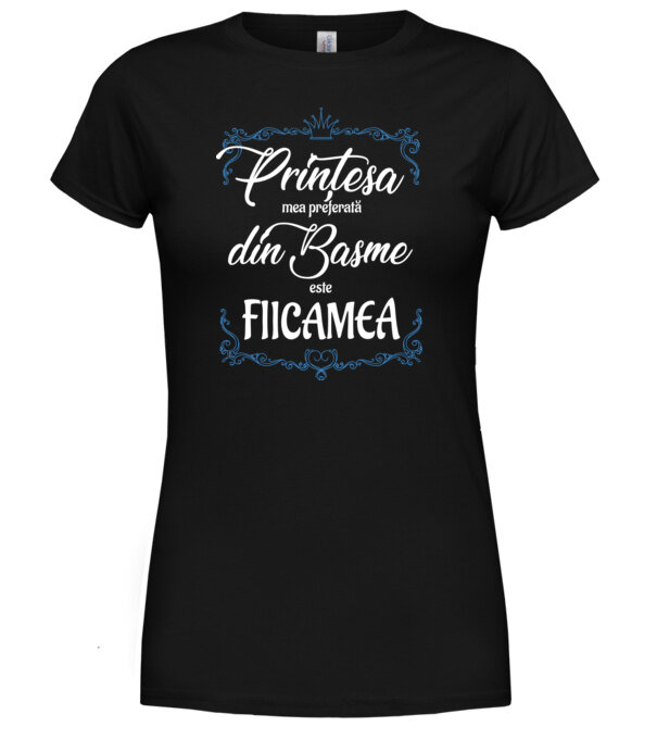  model  pe tricou