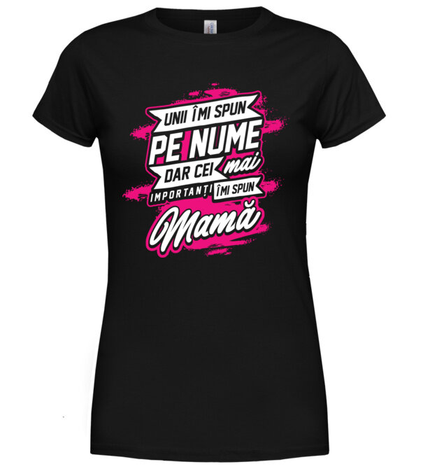  model  pe tricou