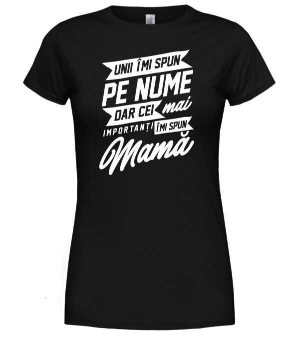  model  pe tricou