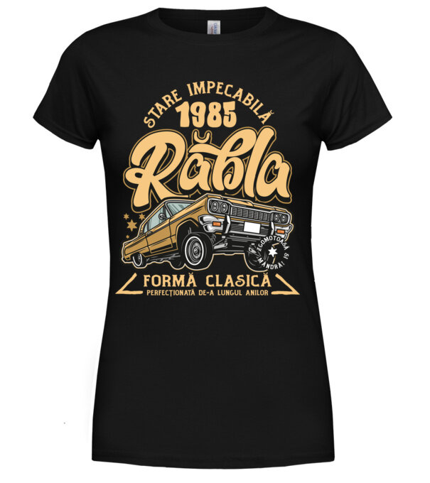  model  pe tricou
