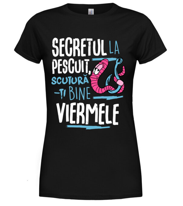  model  pe tricou