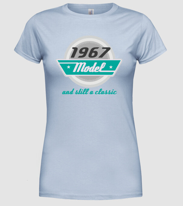 Model and still a classic - 1967 model albastru deschis pe tricou